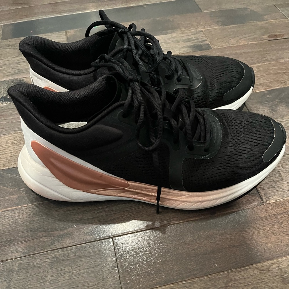 Lululemon Blissfeel running sneakers